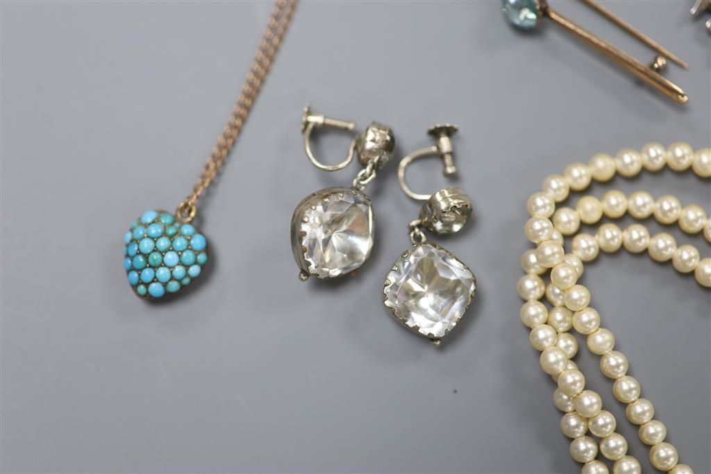 Mixed jewellery including Victorian pendant necklace.